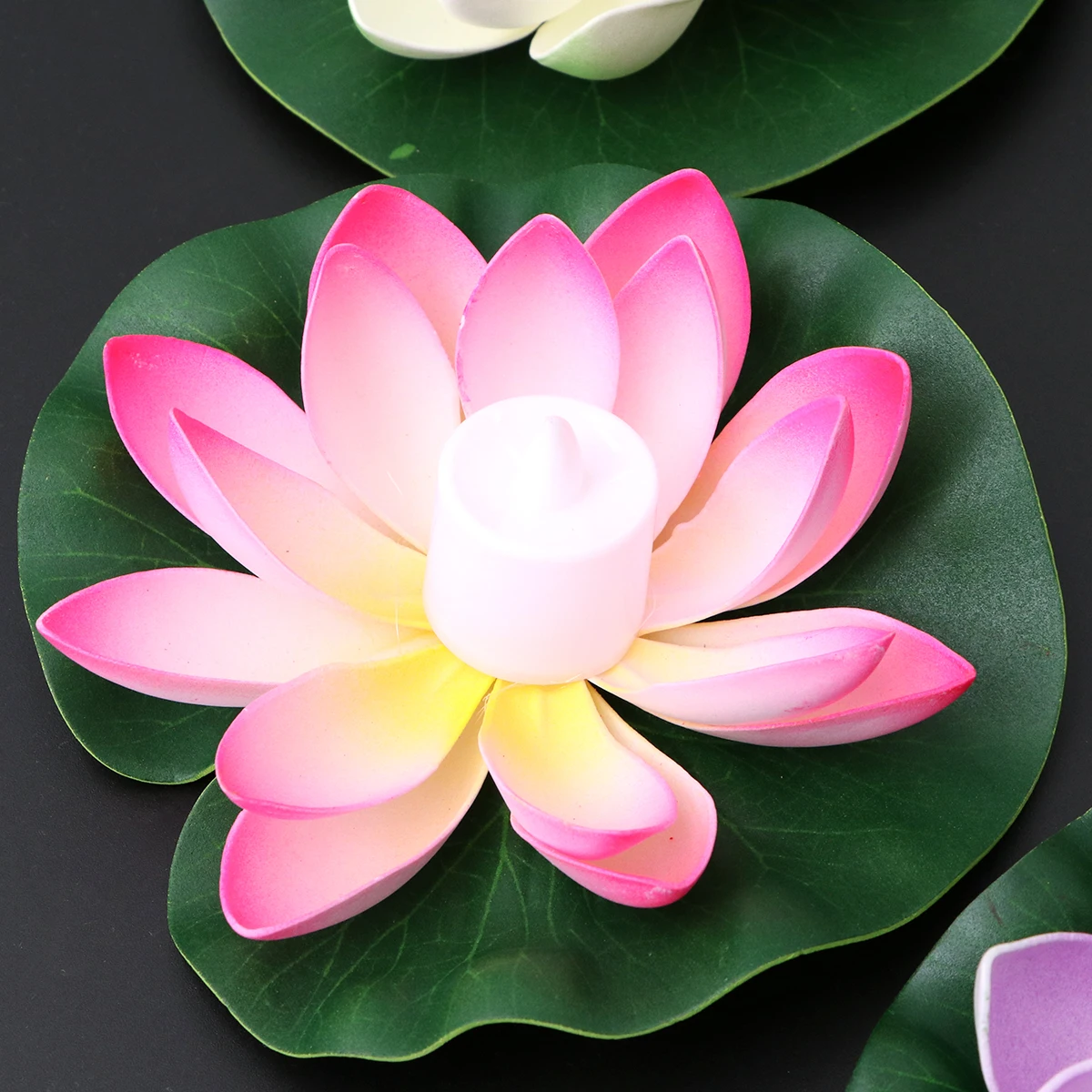 

6Pcs Energy Saving Led Lotus Candle Light Realistic Flower Candle Lamp No Mess No Danger Of Open Flames For Wedding Decorations