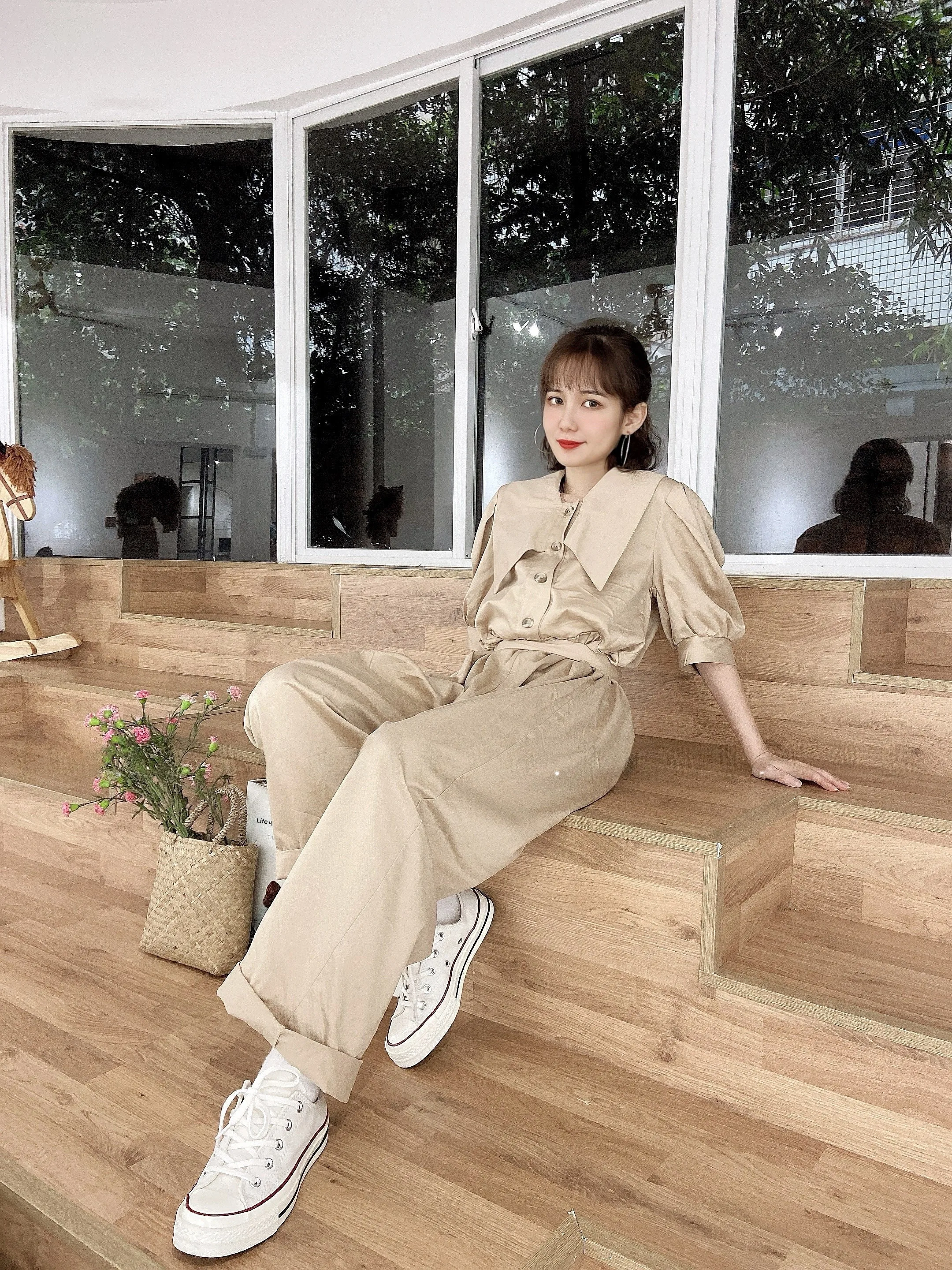 จั๊มสูทคอปกบานทรงวัยรุ่น แขนพอง แต่งเชือกรัดเอว กางเกงผ้าฝ้ายลำลองสำหรับฤดูร้อน เหมาะสำหรับสาวๆ