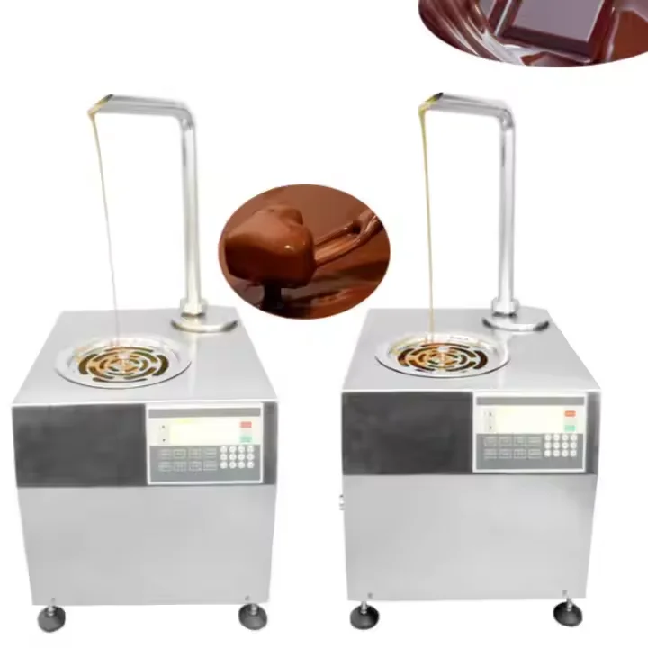 Macchina compatta per sciogliere e temperare il cioccolato, ideale per cioccolatini e cuocere al forno fatti a mano