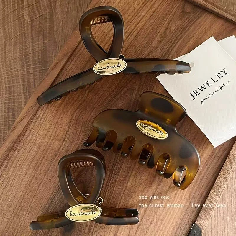 1 Stück Elegante Haarspange mit Schildpattmuster und goldenem Etikett, Damen Haarklammer für hochwertige Frisuren – Detail 1
