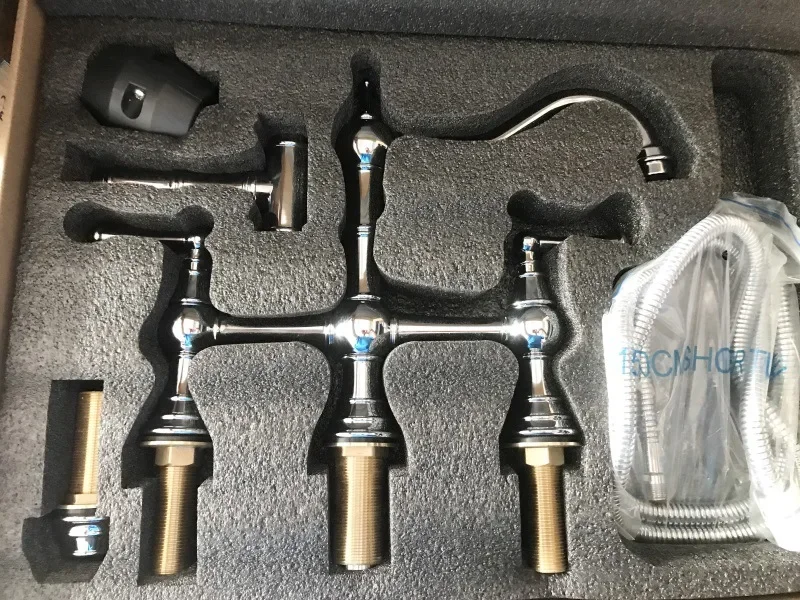 صنبور حوض نحاسي بأربعة فتحات، حوض كروم بثمانية بوصة، مقبض مزدوج أمريكي مع مسدس رش 3841