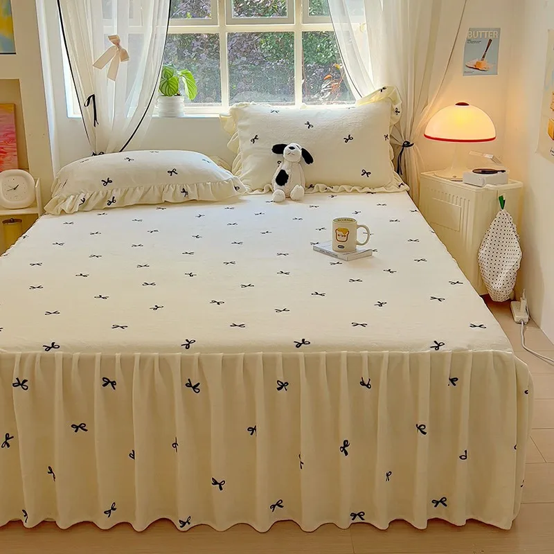 2024 new high-gram princess wind milk fleece printed bed skirt 1 pc winter thickened warm bedspread mattress with skirt 3pcs