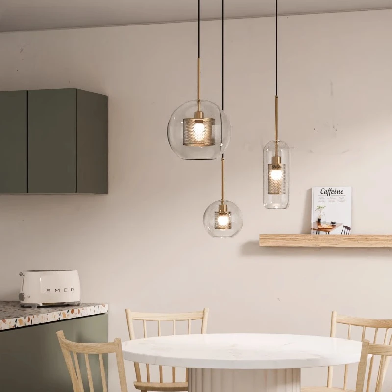 

American style restaurant chandelier, bar counter, dining table, coffee shop, simple and luxurious single head glass chandelier