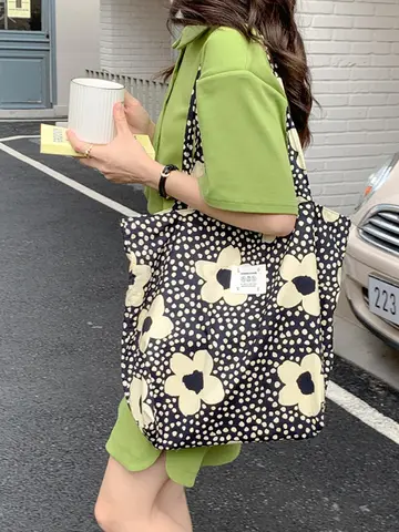 화이트 캔버스 토트백