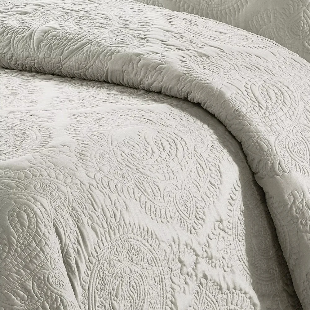 Luxury Style Comforter and Bedspread Set High Quality Anti Static Polyester with Pillowcases Breathable