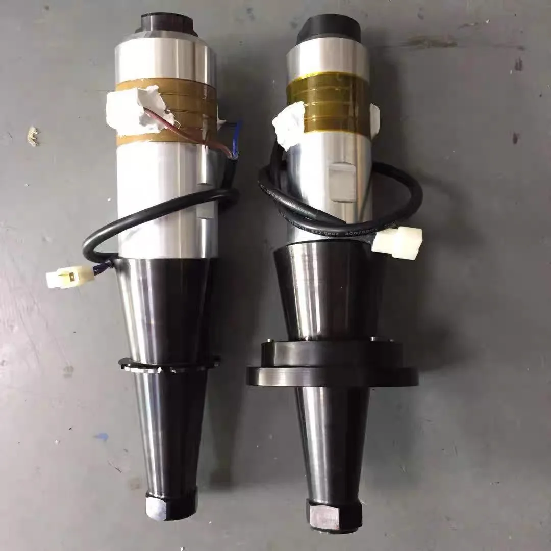 1pcs Ultrasonic Oscillator Transducer 15K2600W for Cutting Ultrasonic Generator with Transducer Horn Mold 20KHz 2000W Welder