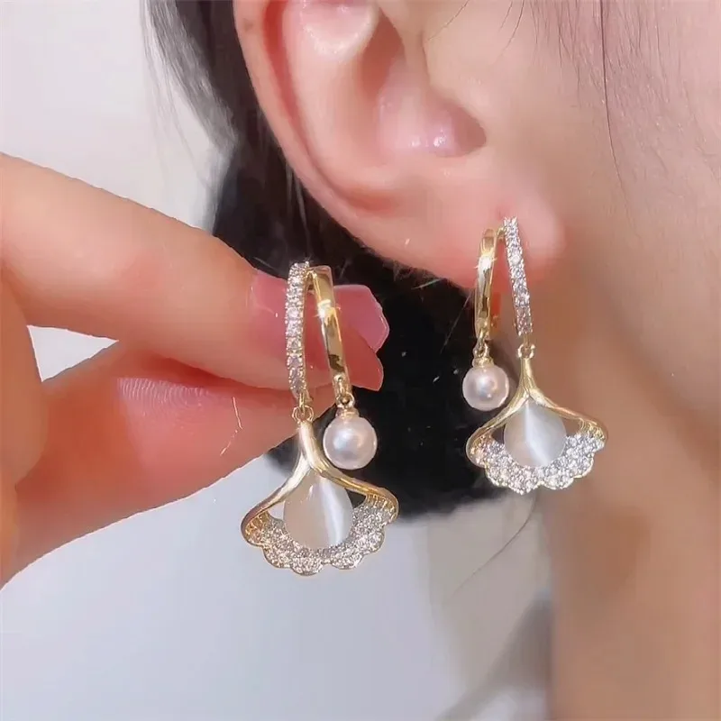 

French Vintage Crystal Zircon Ginkgo Leaf Earrings for Women Temperament Rhinestone Tassel Earrings Party Jewelry Bijoux Gift