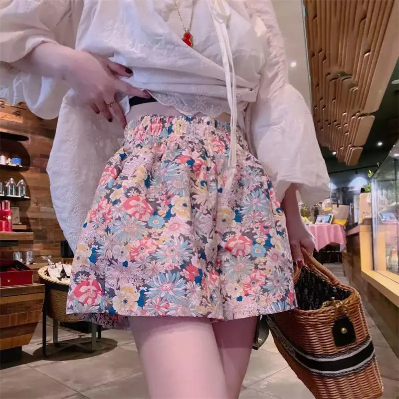 

Extra Large 145kg Summer Girls Casual Floral Printed Shorts Women's Loose Thin Beach Hot Short Pants New Fashionable Trousers