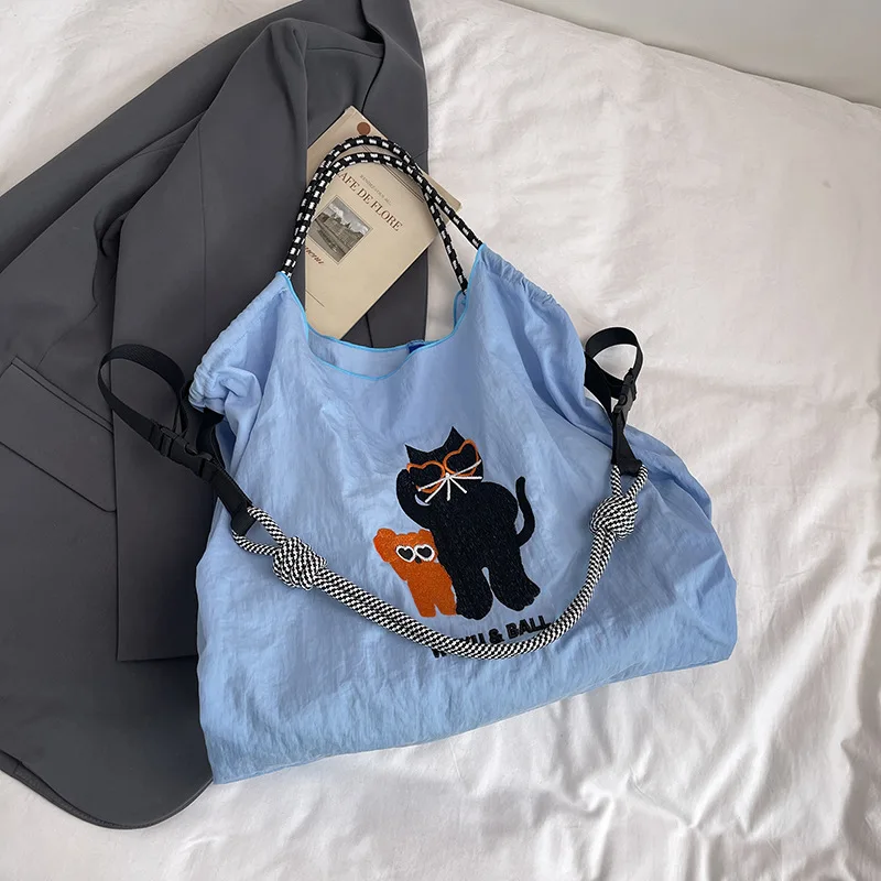 

New Fashion Large Capacity Embroidered Cartoon Tote Bag Lightweight Crossbody Bag Texture and Leisure Bags for Women Travel