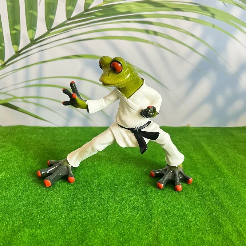 Kung Fu Frog Resin Ornament, Spoof Tabletop Figurine, Creative Garden Decor Student Gift Crafts