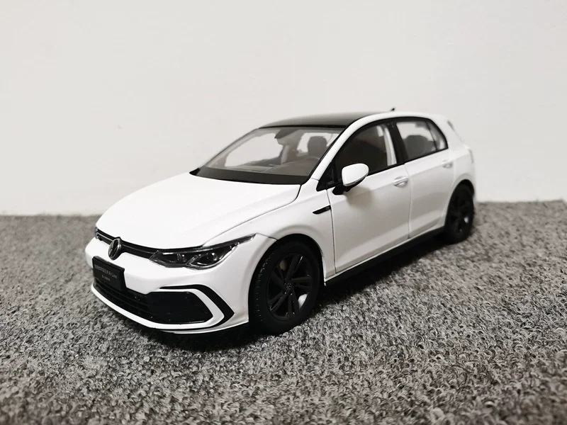 1:18 scale Golf R-Line car Model Alloy Collectible Gifts Souvenir Toys