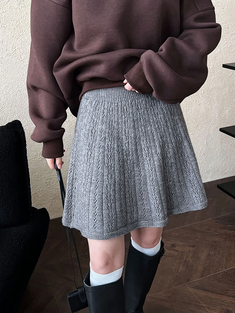 [EAM] High Elastic Waist Gray Knitting Hollow Out Elegant Mini Half-body Skirt Women Fashion Tide New Spring Autumn 2024 1DH7295