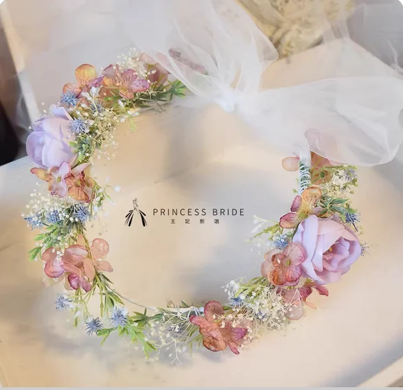 

Принцесса невеста Xianmeisen - венок с марлевыми цветами, сиреневыми и романтическими цветами, а Xianmeitouhua путешествует съемку hea.