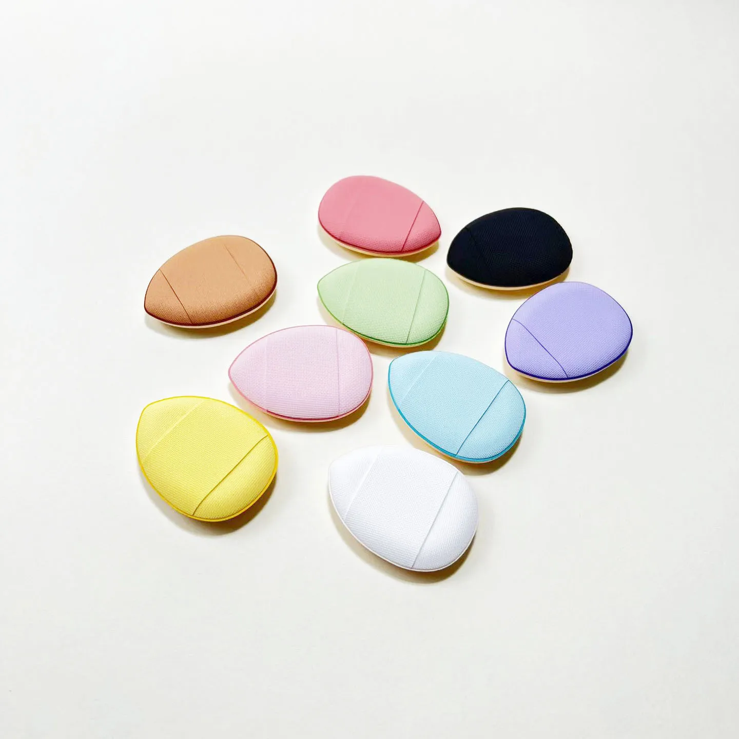 8個入りミニオーバルサムパウダーパフ - デュアルユースドライ＆ウェットクッションパフ、指先メイクアップアプリケーション、携帯用メイクアップパフ