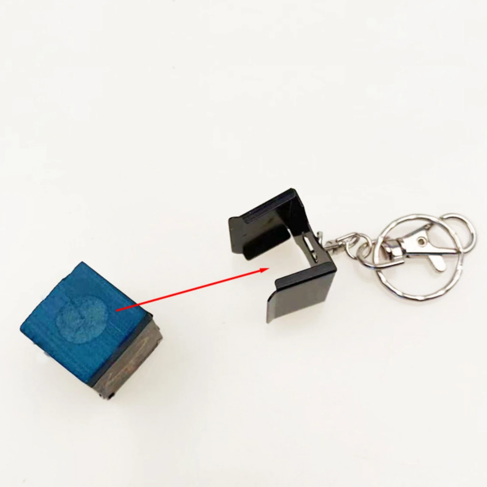 

Billiard Chalk Holder Keychain Compact Metal Chalk Holder Spring Clip Keychain Secure Grip Game Gear Keeps Hands Clean
