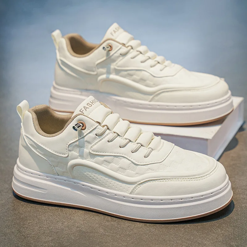 Neue, bequeme Herrenschuhe im lässigen Stil, vielseitige, dicke Sohlen, höhenvergrößernde weiße Schuhe, Sportschuhe