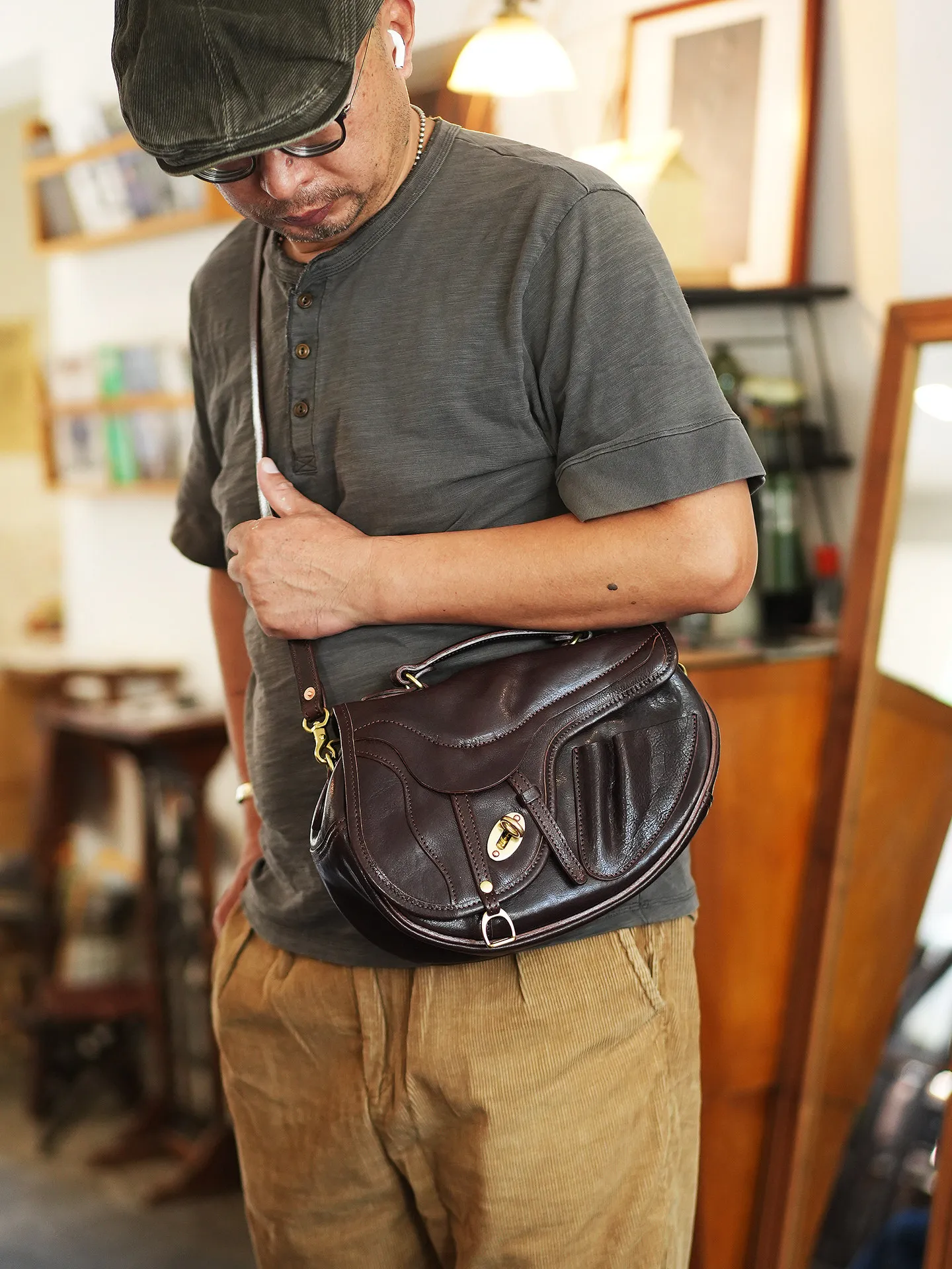 fashion vintage genuine leather men women's shoulder crossbody bag organizers designers handmade real cow leather handbags