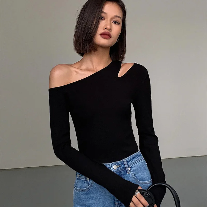 

Fashionable Slant Collar Off-shoulder Long-sleeved T-shirt For Women Spring 2024 New Solid Color Slim Short Sexy Hollow T-shirt