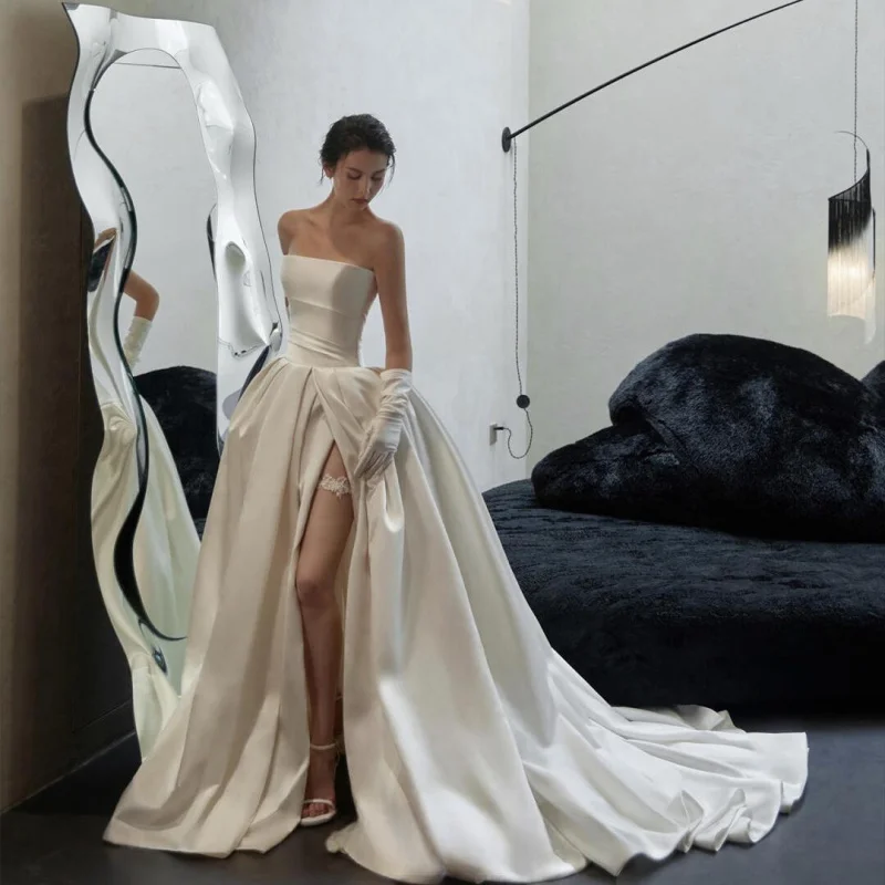 

2025New French Style Bride Simple Slit Off-Shoulder Satin Veil Niche Main Veil Petite High-End Feel