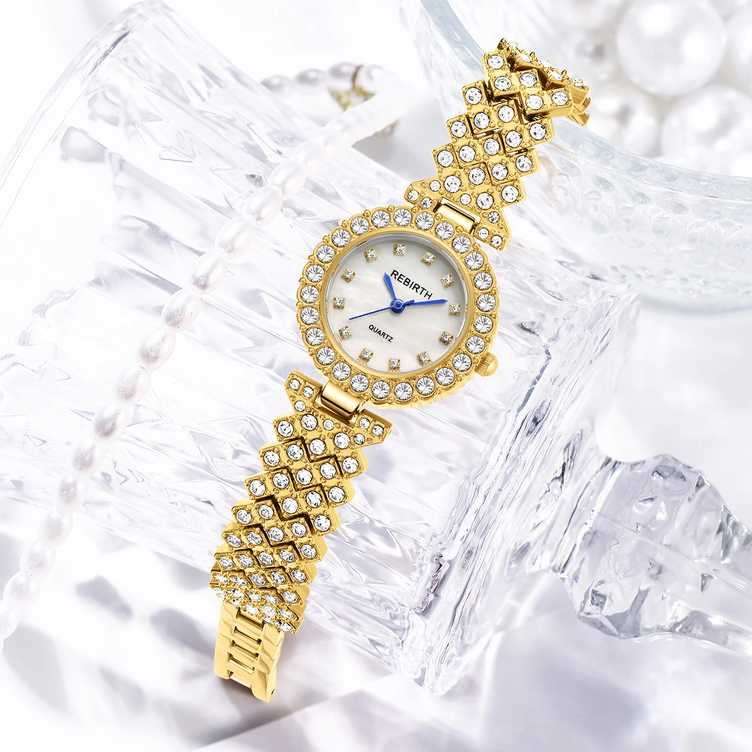ساعة كوارتز كاجوال وبسيطة وفاخرة مرصعة بالألماس للنساء