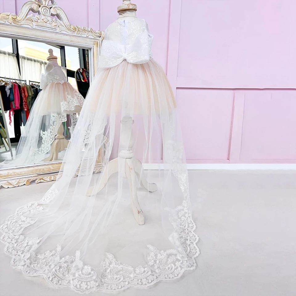 샴페인 하이 로우 슬리브리스 퍼프 플라워 걸 드레스 웨딩 2025 프린세스 레이스 아플리케 첫 영성체 가운 리본 포함