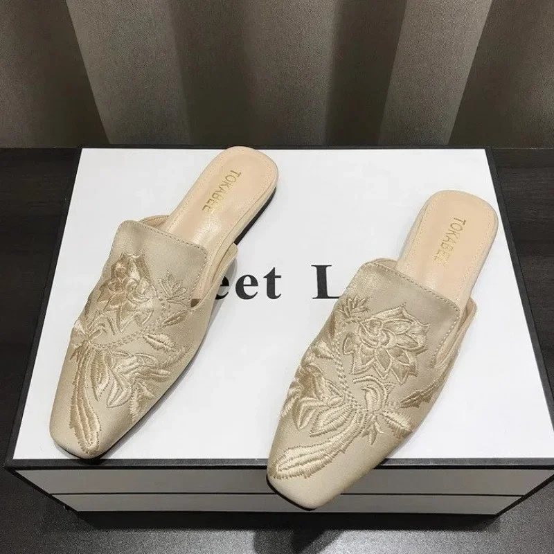 

Retro Women's Slippers Flat Sole Embroidery Cover Toe Women's Mules Leisure Dress All-match National Style Zapatillas De Mujer