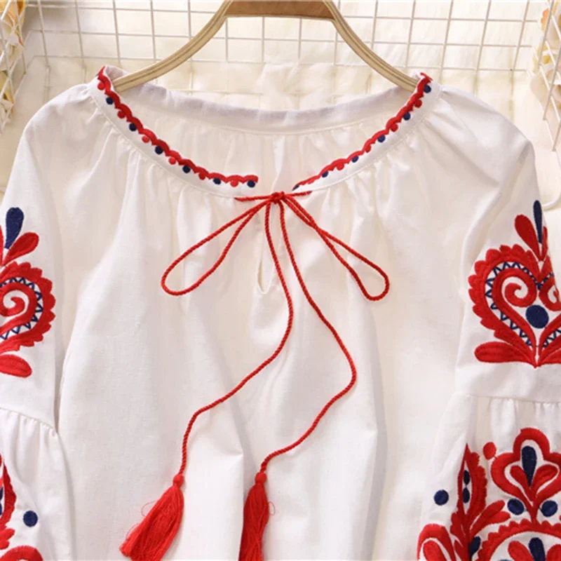 Women\'s Retro Blouse National Style Embroidered Lace-Up Tassel V-Neck Lantern Sleeve Tops Loose All-Match Female Blusa PL536