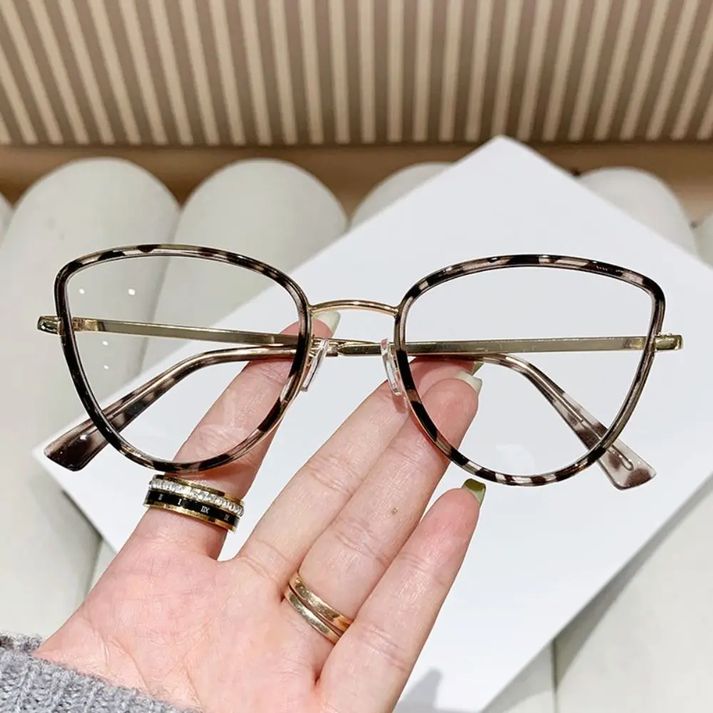 2024 Unique Cat Eye Glasses Retro Fashion Anti Blue Light Glasses Women Men Metal Frame Computer Reading Glasses