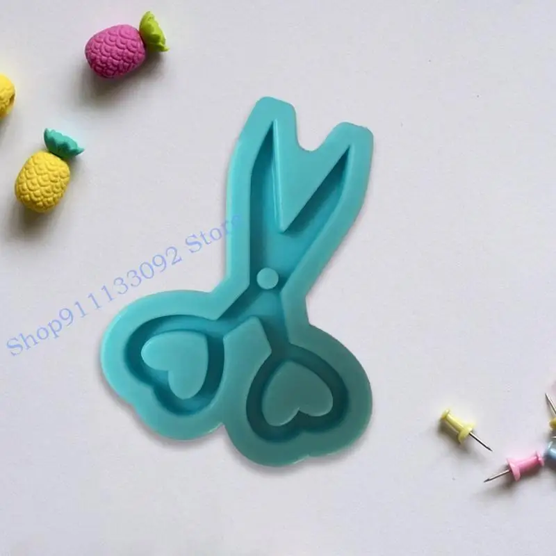 

H9ED DIY Love Heart Mini Scissors Epoxy Resin Mold Keychain Pendant Silicone Mould