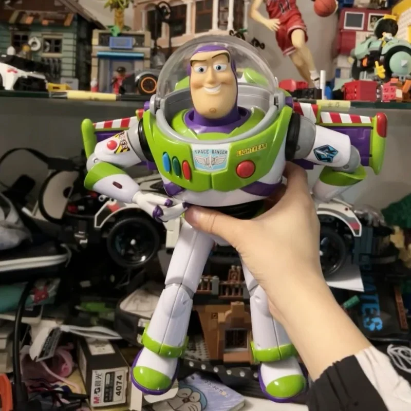 Nowa wyprzedaż Disney Toys Story 4 Juguete Woody Buzz Figurka Model Zabawka Astral Muzyka / Światło Z Skrzydłami Lalka Akcja Prezenty Urodzinowe Zabawka