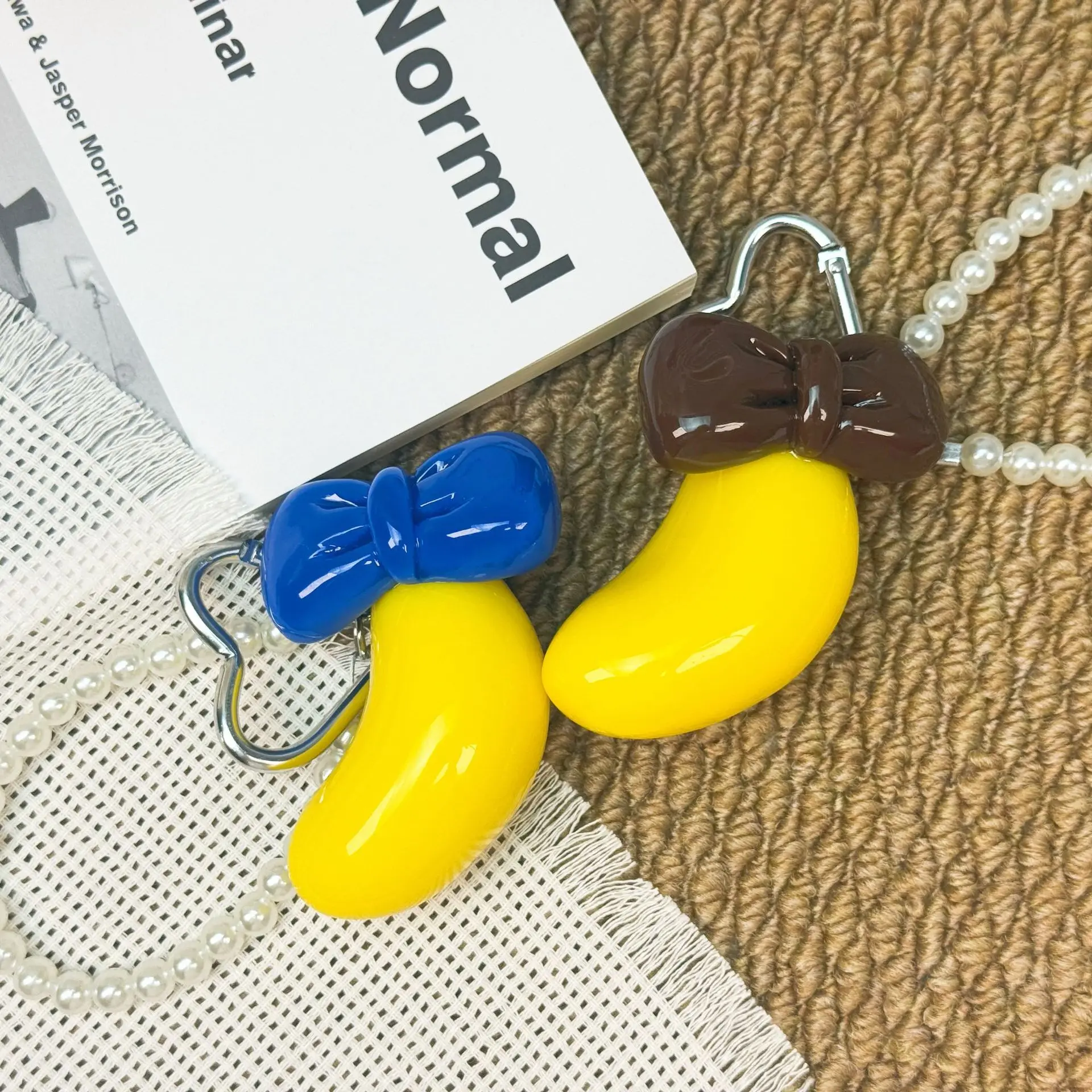 Bow Decoration Banana Keychain Faux Pearl Strap Glossy Finish Bag Charm Metal Clasp Fruit Shape Backpack Pendant 2027