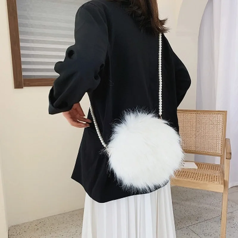 White Shoulder Bag Fashion Handbag Soft  Comfortable Round Mini Pearl Chain Purses  Luxury Designer