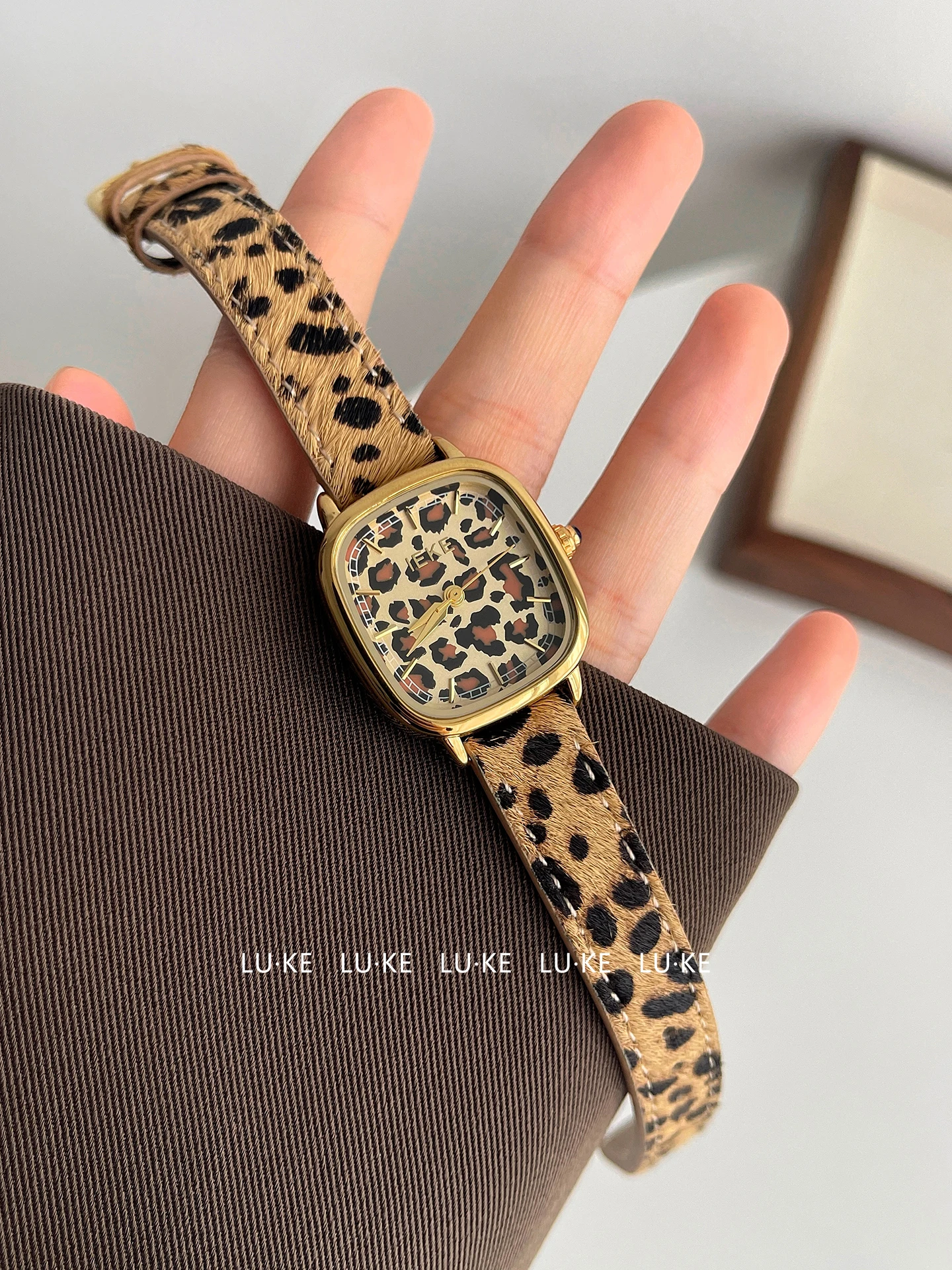 تصميم نسائي عصري وعصري بحزام جلدي جديد، ساعة كوارتز راقية وأنيقة للنساء، ساعة يد نسائية رشيقة #5