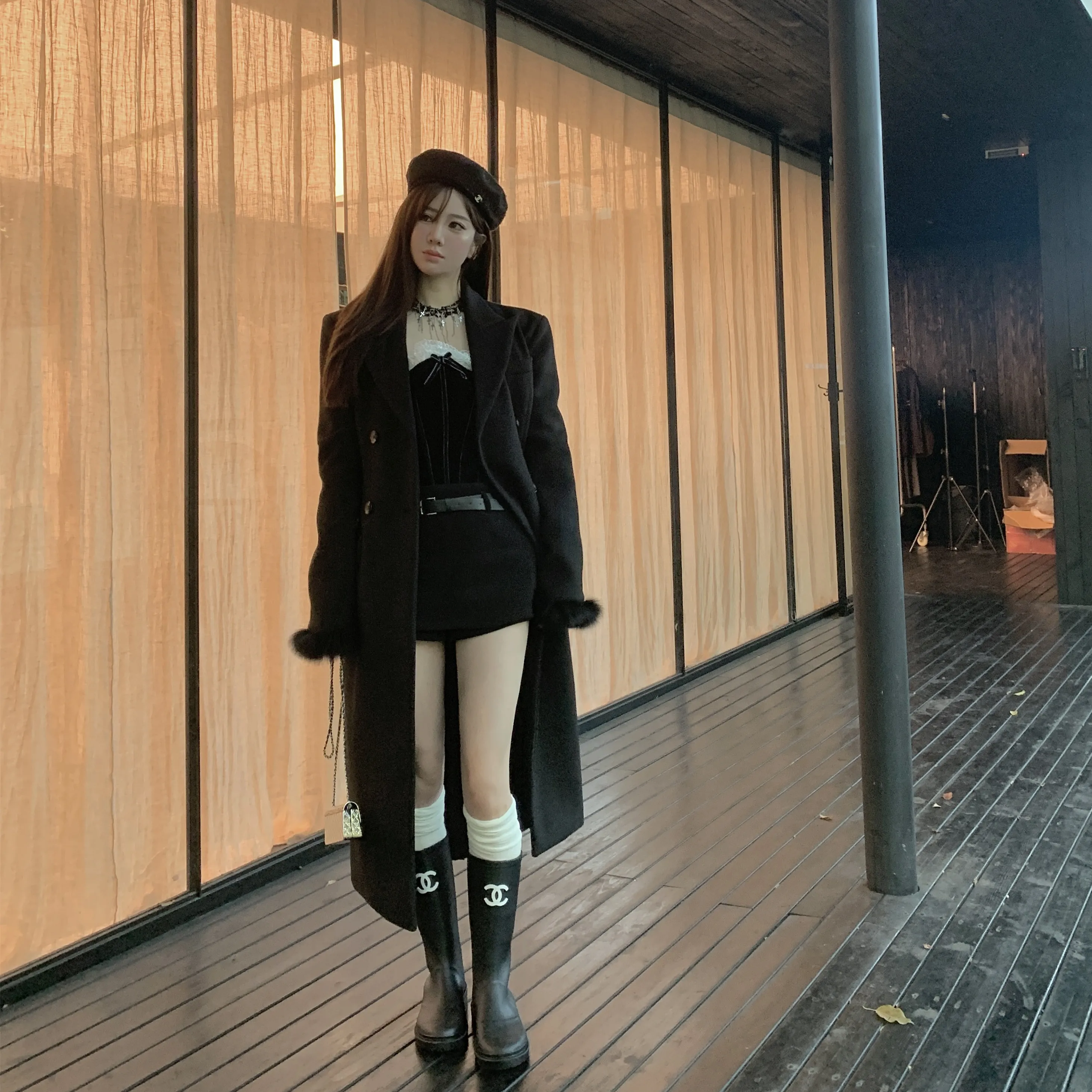 

Шерстяное пальто KKK Studio 2024 осенне-зимнее, удлиненное, с перьями, приталенное, женское, модель Ele Godd Sle