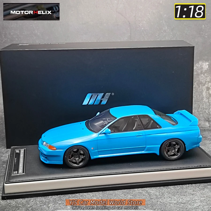 MH  Motorhelix 1:18 R32 Customized Version Car model Sports car static decoration Resin material model