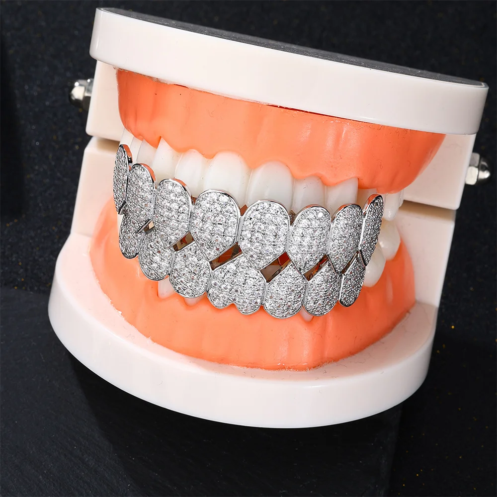 D&Z New Gold Color Teeth Grillz Iced Out CZ Stones Grills Dental Mouth Punk Teeth Caps Cosplay Party Tooth Rapper Funny Jewelry