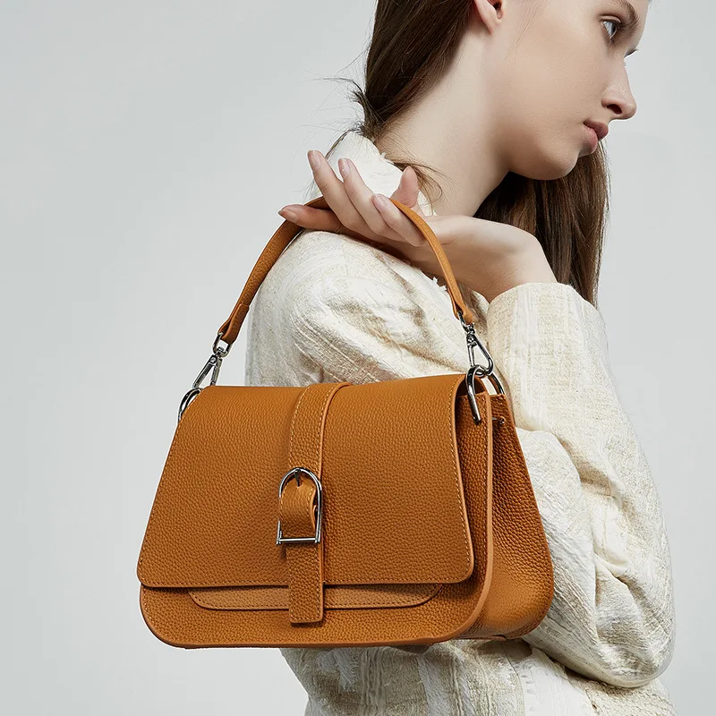 

2025 Genuine Leather Women's Bag Simple Commuting Handbag Ladies Crossbody Saddle Designer Luxury Bag