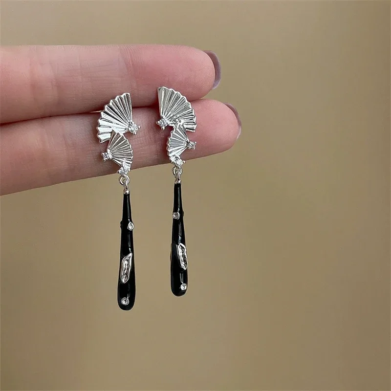 New Chinese Style Sweet Cool Long Fan-Shaped Pendant Drop Earring for Women Exaggerated Girl Gift Rock Jewelry Wholesale