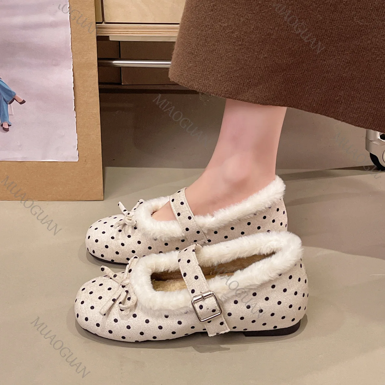 Elegant Polka Dot Plush Ballet Flats Winter Warm Women Retro Buckles Straps Lightweight Mary Jane Shoes Soft Sole Cotton Loafers - view 3