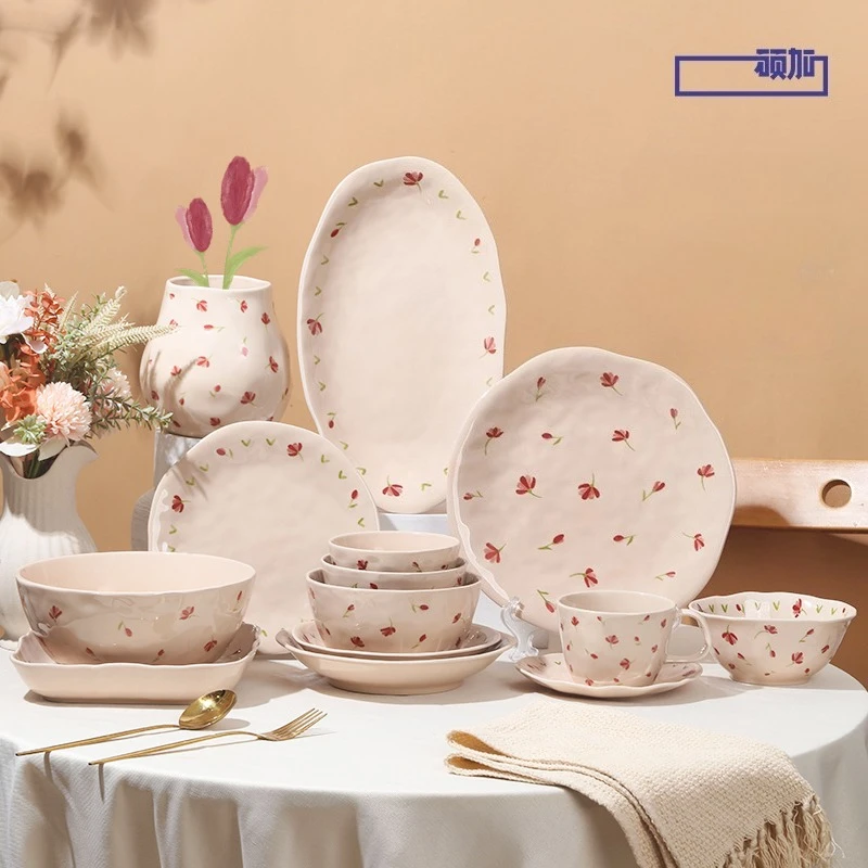 

Наборы розовой посуды, наборы фарфоровых тарелок и мисок, набор посуды с золотым брызгами, современный керамический обеденный набор, можно мыть в посудомоечной машине в микроволновой печи