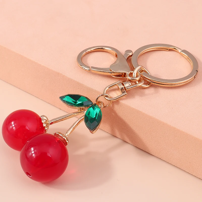 Fashion Crystal Cherry Keychain Creative Fruit Key Chain Cute Girl Key Ring Chains Car Bag Pendant Charm for Women Jewelry Gift