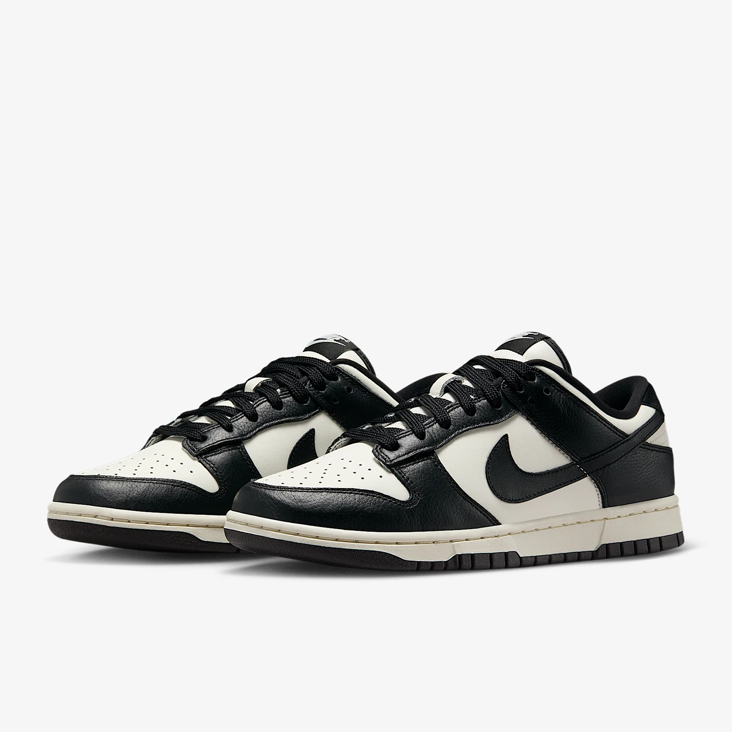 Nike Genuine Dunk L…