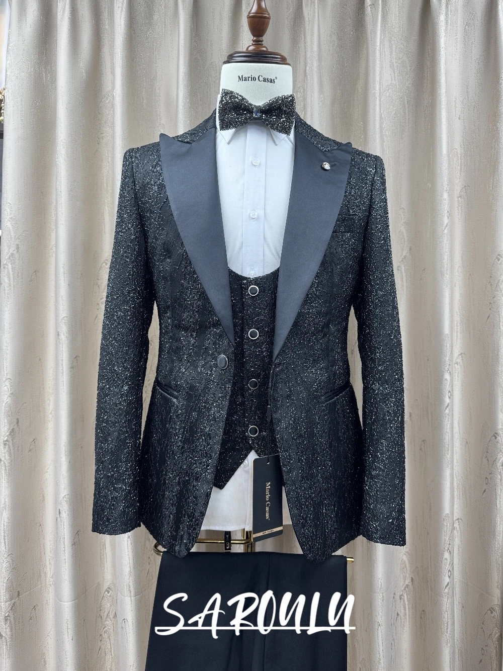 

Black Sparkle Men's 3 Pieces Suit, Exquisite Formal Wear With Satin Lapel, Great For Red Carpet and Banquets, Fashionable Tuxedo