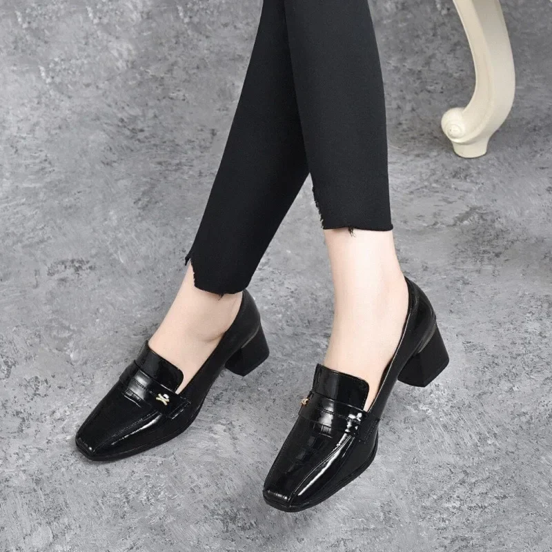 

Women's Shoes 2025 New Arrival Shoes Patent Leather Square Head Deep Gross Track Soft Bottom Shoes Designer Shoes Loafers