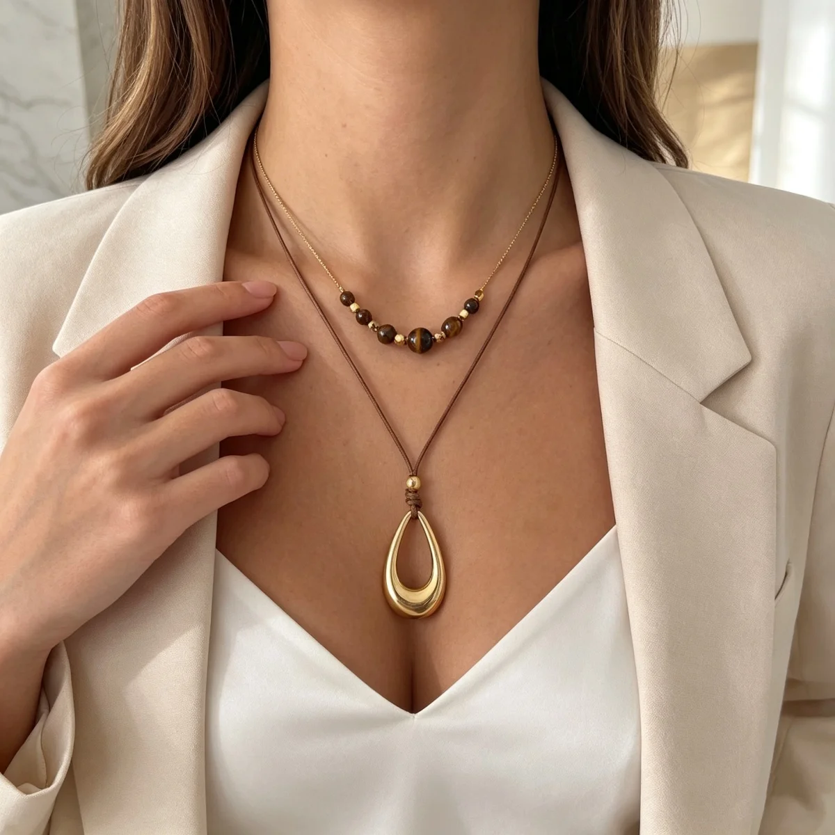 Vintage Einfache Tigerauge-Stein Wassertropfen-Anhänger Halskette für Frauen Männer Hohle Geometrische Tropfenform Lederseil Choker Schmuck – Detail 7