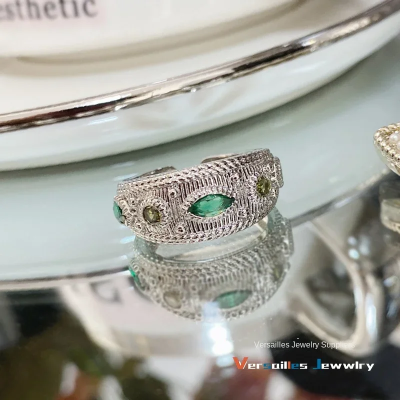 

MDLFES Mo!ssan Diamond Style vintage coloured gemstone and diamond emerald ring medieval style bar ring for women