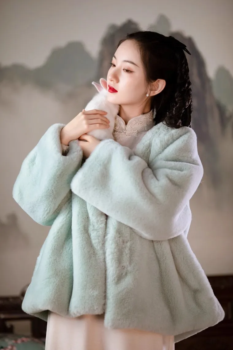 Women's Clothing Comfortable Warm Faux Fur Coat Winter New 0124