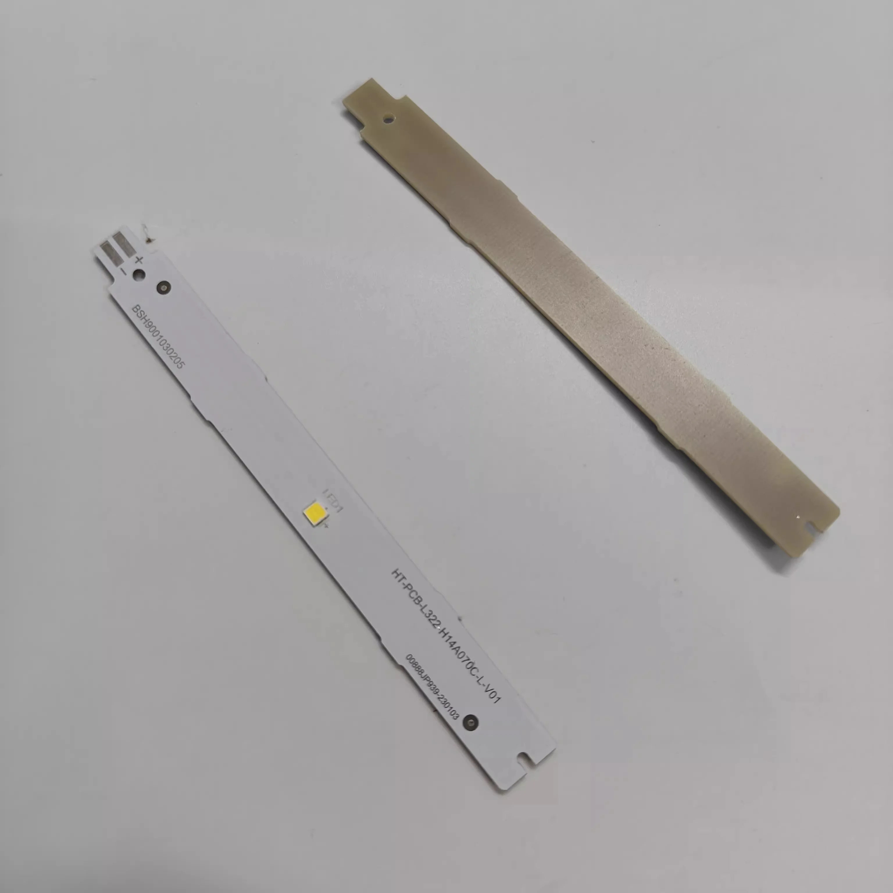 1pcs Refrigerator 3V LED Strip Light Replacement for Refrigerator Light Bar BCD-610WKA92NV02TI 9001069899 BSH 9001030205