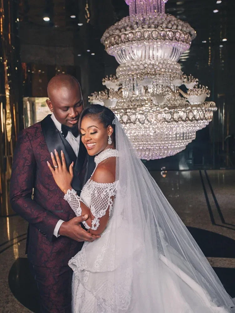 Customized Well Design V Neck Lace Appliques Wedding Dress Sweep Train Long Sleeves Robe De Mariée African Style Ballgown Brid