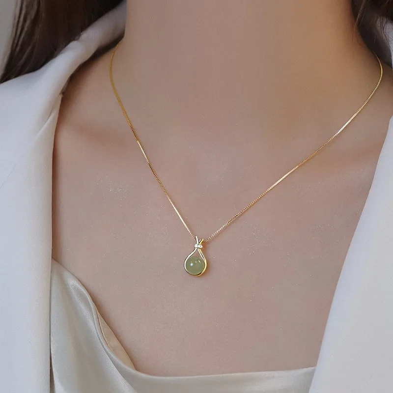 Unique Elegant Vintage Light Luxury Niche Fortune Pouch Pendant Choker Necklace for Ladies Bohemian Chic Handmade Jewelry Gift